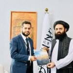 په ابوظبي کې د ا.ا.ا. سفیر د اتحاد هوايي شرکت له پلاوي سره وکتل